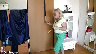 Мастурбація секс син з мамою При Свічках - 2022-03-24 16:51:09